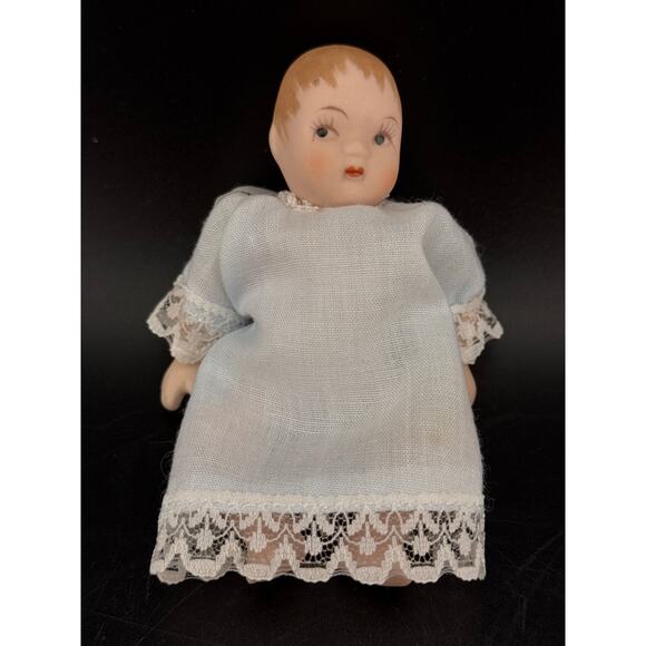 Vintage Porcelain Bisque Miniature Doll - Picture 4 of 6